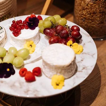 Boutique Azur فندق دي هان